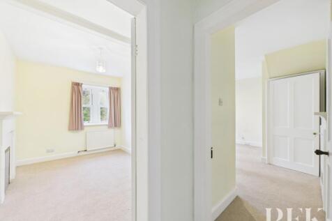 Inner Landing to Bedrooms 3 &amp; 4