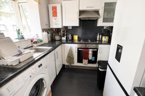 Avenue Road, Chadwell Heath, RM6 photo 3