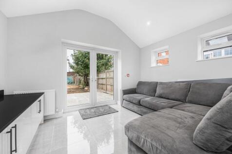 7-bed terraced on The Grove, Reading, RG1, £5,705/mo