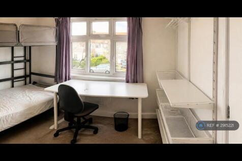Bedroom Available From September 