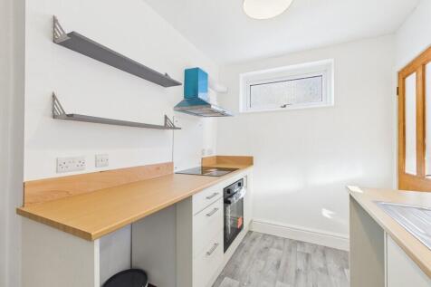 Highfield Road, Carnforth, Lancashire, LA5 9BE photo 3