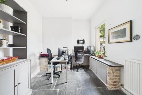 CAM02089G0-PR0561...