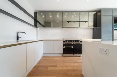14b Durlston Rd  -  