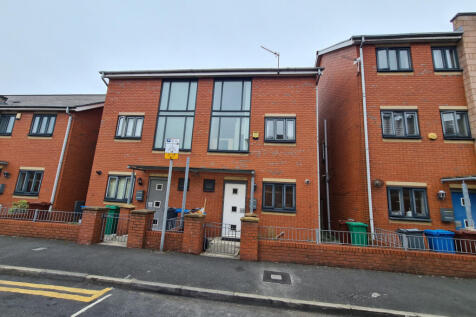 3 bedroom Town House for sale