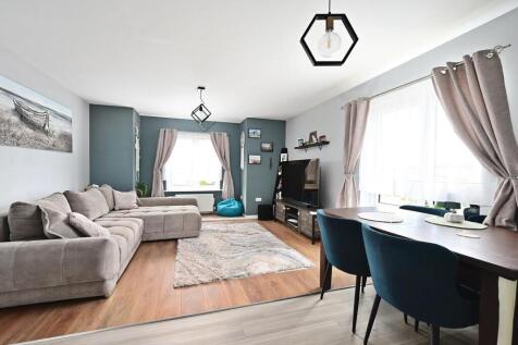 Living/Kitchen Area