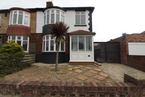 3-bed house on Hart Avenue, Hartlepool, County Durham, £900/mo