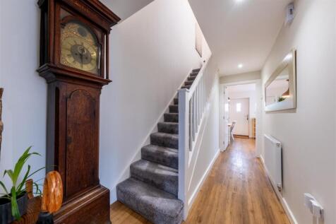 2 Hill Garth Road-015.jpg