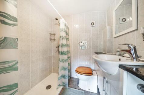 Annexe Shower Room (Large).jpg