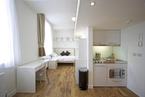 Studio flat on Princess Beatrice House, Chelsea, London, SW10, £1,950/mo