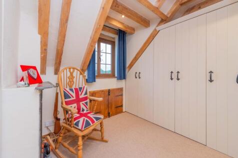 Bedroom3-dressing EmilyDimelowEwemoveWhitchurchand