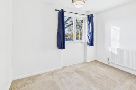 CAM02519G0-PR0369-STILL008