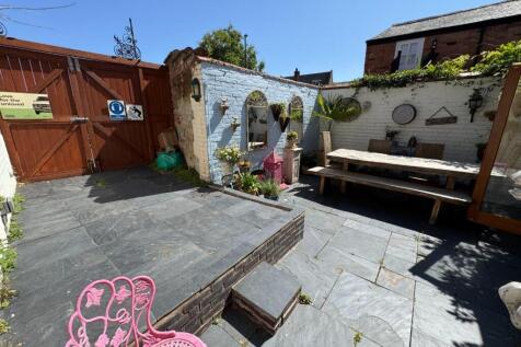 Garden and Parking.jpg