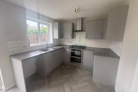 North Way, Hyde, Tameside photo 4