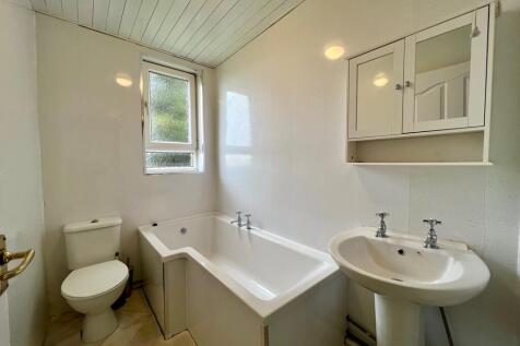 Bellside Road, Chapelhall, Airdrie, North Lanarkshire, ML6 photo 4