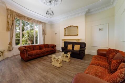 12-13 Clarendon Square, Leamington Spa photo 3