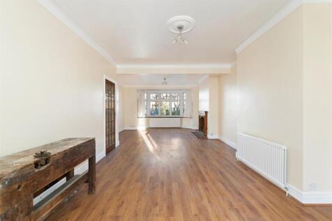 Colebrooke Drive, Wanstead photo 4
