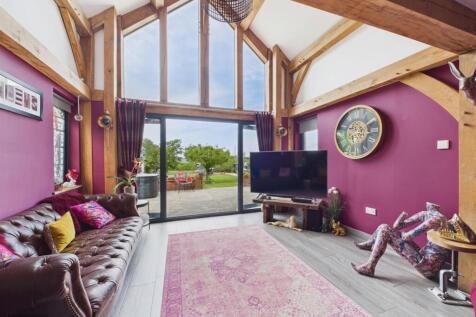 toned down lounge 2.jpg