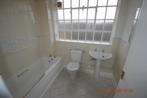 Harcourt Square,
Earls Barton,
NN6 photo 2