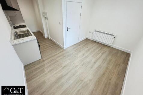 LOUNGE / KITCHEN