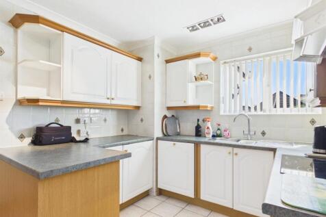Kitchen 2.jpg
