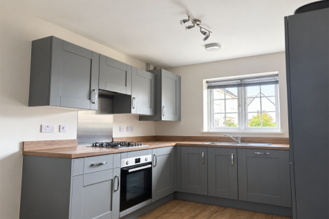 3 bedroom Semi Detached House in Harrowell Close, Cawston, Rugby photo 3