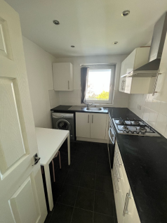 Dunphail Drive, Glasgow, G34 photo 5