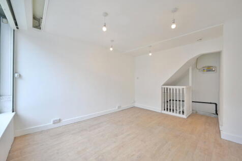 Retail Property (high street) to rent Image 5