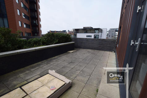 PRIVATE COURTYARD | PIC 2