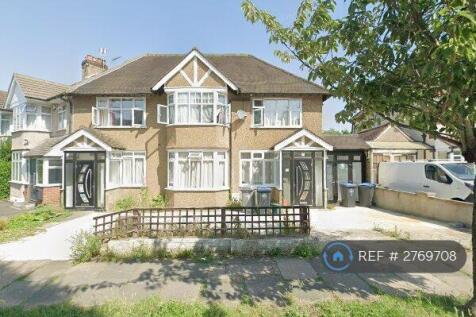 Double Fronted Semi Det House With 2 Entrance