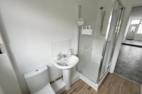 Bathroom photo 2