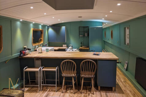 Breakfast bar