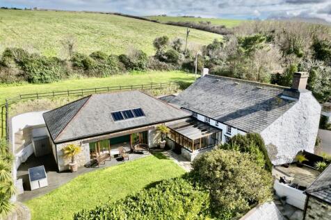 HOUSE &amp; SWIMMING POOL ROOM.JPG