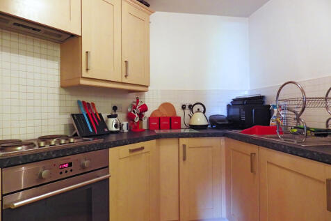 Thistle House, Swindon, Wiltshire photo 4