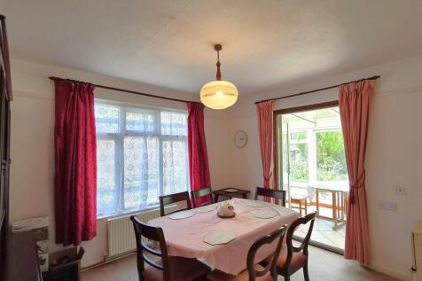 Dining room.jpg