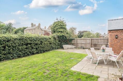 REAR GARDEN.jpg