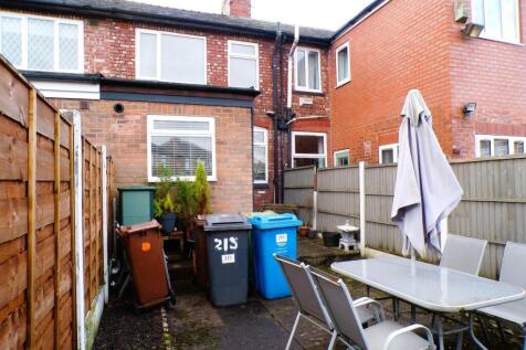 AshtonRdEast215Gdn.1.JPG