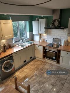  Oven, Hob, High Spin w/m, Extractors, Mw, Kettle.