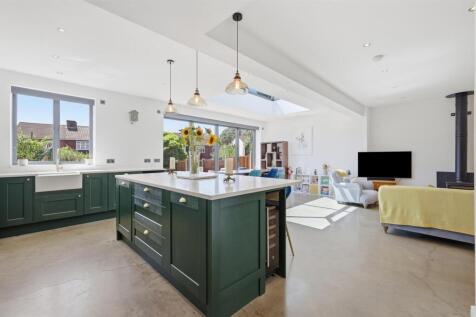 Open Plan Living/Kitchen//Dining Area