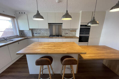 Kitchen a.JPG