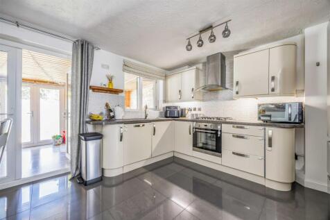 20 Milebush Road, Southsea-Small-PorticoMarketing-