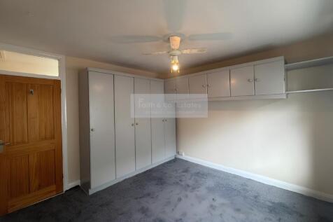 Lane End Road, High Wycombe, Buckinghamshire photo 4