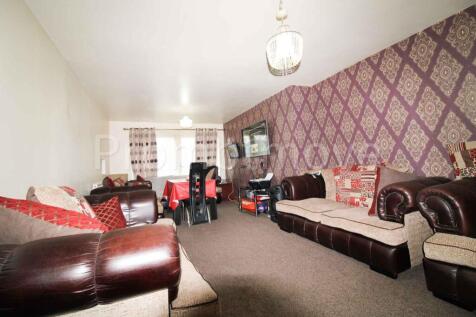 Runfold Avenue Luton LU3 2EH photo 4