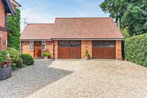 Driveway/Garaging