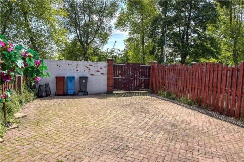 Garden/Driveway