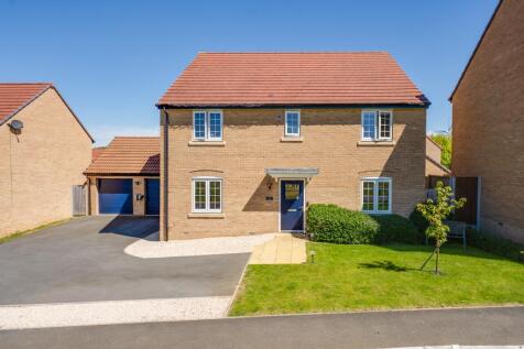 9 Allen Grove, Burton Latimer-16.jpg