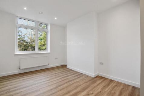 04-714eGCHMF - 3 Solent Lodge - Bedroom 3 -Origina