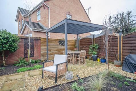 Rear garden pic 2.jpg