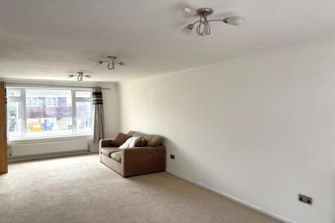 Highwoods Drive, Marlow Bottom, SL7 photo 4