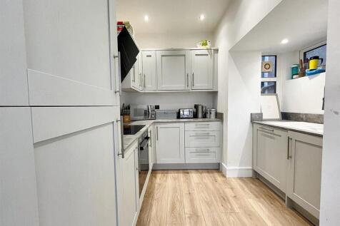 Liswerry road, Newport,  photo 5