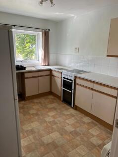 Coxford Road Lordswood Southampton photo 4